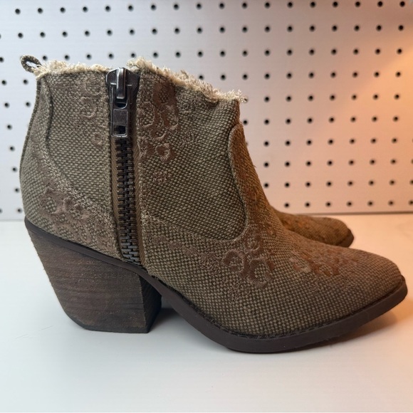 Naughty Monkey Women's Sewn up Ankle Bootie Taupe Embroidered Western Fringe 7M - Picture 3 of 16